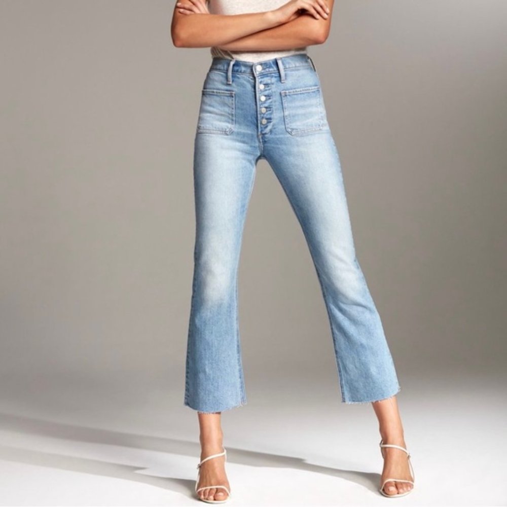 Women's Light Blue High-Waisted Jeans EUC